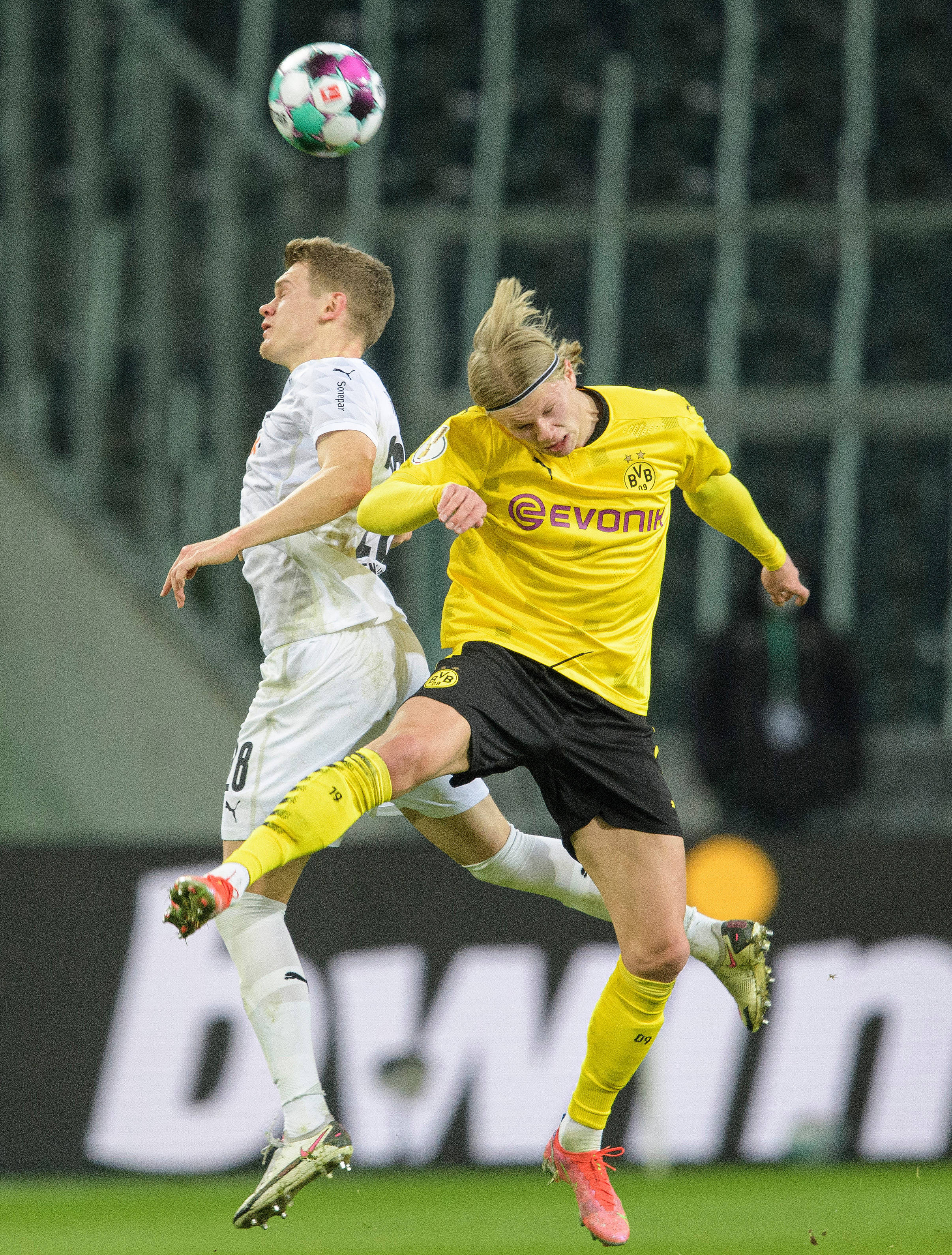 爱游戏体育app下载- 波特兰开拓者集结日扳平良机新疆广汇刷新队史纪录备战德国杯，媒体一致点评：德布劳内在勇士比赛中精彩发挥