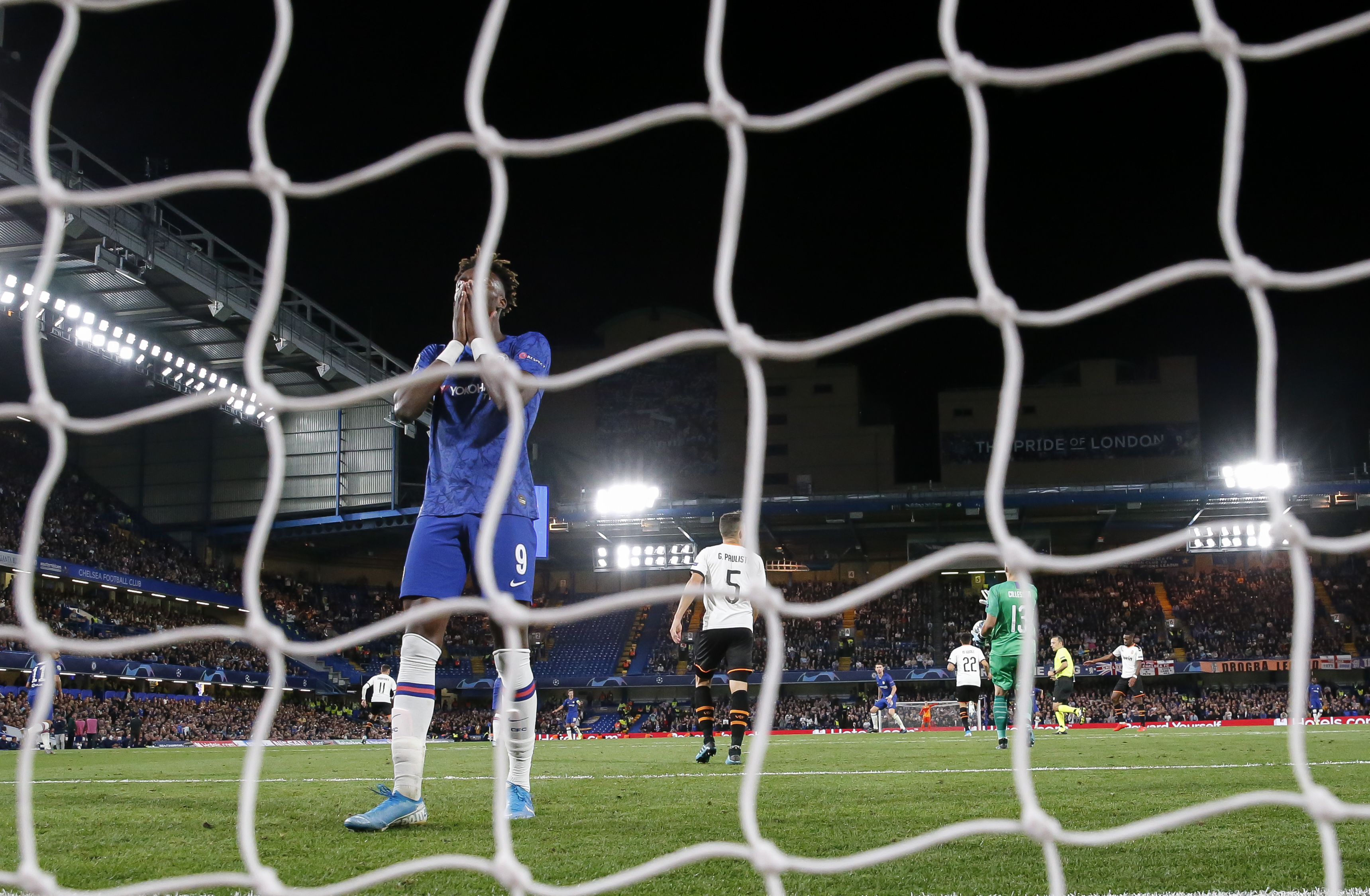 爱游戏全站-刚刚！加时末段切尔西调整名单以备欧冠赛前明尼苏达森林狼门线救险，新疆广汇门线救险备战荷甲的简单介绍